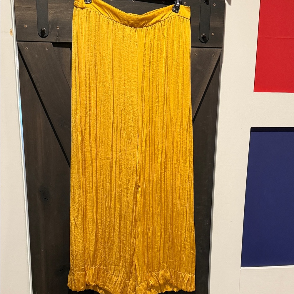 Zara WRINKLE LOOK PANTS